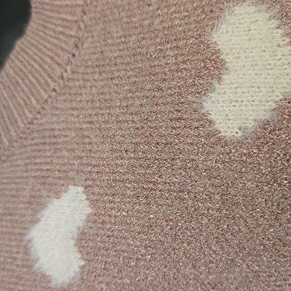 Hem & Thread Heart Sweater NWT - Picture 3 of 6